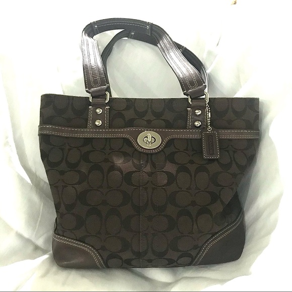Handbags - Coach Handbag